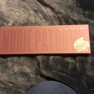 Laura Lee Los Angeles Nudie Patootie Palette